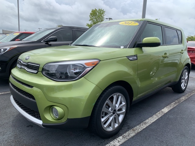 Pre-Owned 2017 Kia Soul Plus FWD 4D Hatchback